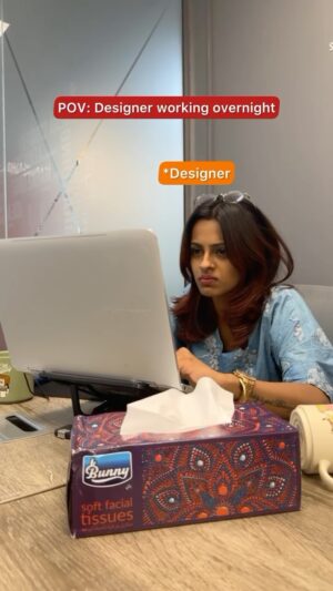 Abhirami Instagram - പെണ്ണുംപിള്ളേടേ ഒരു കിന്നാരം 😏 😒
.
.
.
.
.

#lifeatsd #socialmediamarketing #socialmedia #relatablereels #funny #meme #digitalmarketing #memesdaily #relatable #reels #workmemes #corporatememes #funnymemes #instagramreels #officememes #reelitfeelit #viralmeme #uae #uaelife