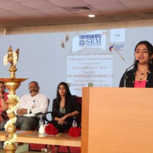 Abi Nakshathra Instagram - Thank you SRM University for inviting me..❤️❤️ A great day and fun filled experience.... And the Designer's runway is most creative in a different theme...❤️😘 'Style is a way to say who you are without having to speak'....😌❤️

Thank you @srmuniversityofficial 
@srmist.rmp