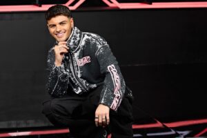 Abraham Mateo Instagram - Esta bomba arranca esta noche!!! @factorxtv 🔥 ❌ Espero que os guste familiaaa 🙅🏻‍♂️🙅🏻‍♂️🙅🏻‍♂️ a las 22:50h en @telecincoes