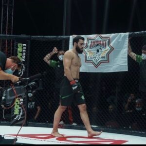 Abubakar Vagaev Instagram - Следующая остановка «Грозный» наша задача защита титула ACA против опытного и одного из уважаемых мною бойцов @ustar_magomed. 
Если спросить меня, то я выбрал бы бой  против @charados__ чтобы он понял что не нужно упоминать мое имя. Считаю лига выбрала достойного претендента, а Гангстер пусть ждёт свою очередь и подтягивает борьбу)))
4 октября я сделаю все чтобы обрадовать своих болельщиков и завоевать очередную победу!
