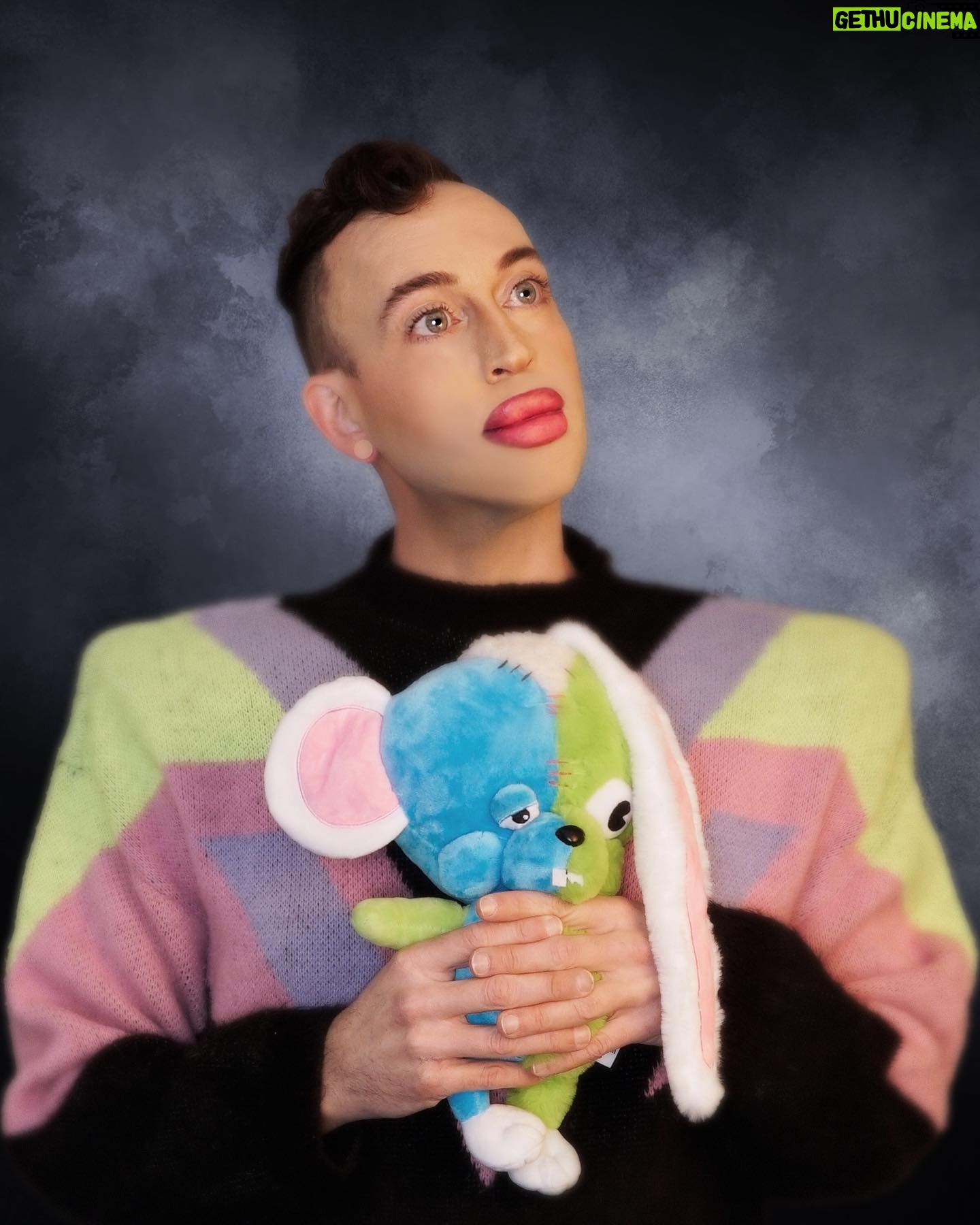 Acid Betty - 4.5K Likes - Acid Berry o Cucú?
👹
I never thought I would be a @cynthialeefontaine doppelgänger with my new @rupaulsdragraceallstars lips!!!
Not to spill any T, but my new lips are camera ready! 💋💋💋
The doctor says the swelling will go down.
What do you think about the “glow up”?
All Stars veneer teeth next or a bigger CUCU?!?!?!🤣