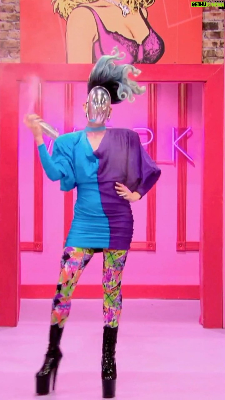 Acid Betty - 12.3K Likes - Happy 200th?!?! Episodes @rupaulsdragrace ?! I remember the 100th like it was seven years ago. 👅💊👽
(Love you @chichidevayneofficial 💔)