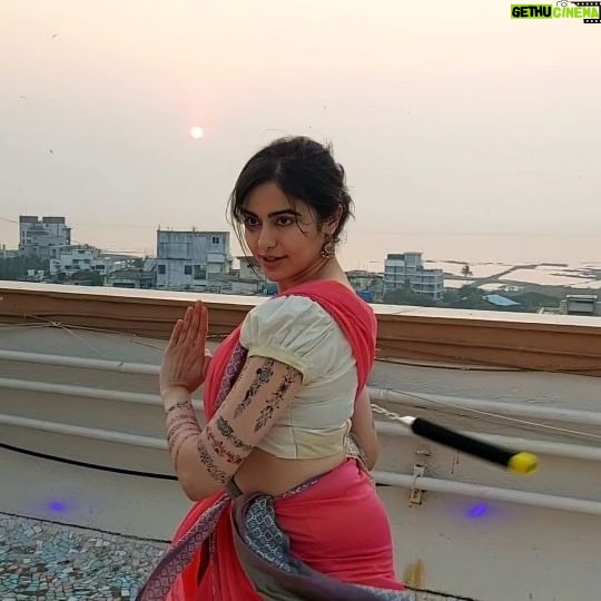 Adah Sharma - 1.5 Million Likes - Koi mujhe NO bolta hi nahi hai ,,,, pata nahi kyu ! Aapko kya lagta hai 🙃🤣🤣🤣🤣😛😛😛😛😛😛😛