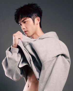 Adam Lin Instagram - 有人說很喜歡書裡的這組高中體育生
拿去👦🏻

攝影 @xxdaniel 
妝髮 @chang_jiun_yu 
服裝 @chang_jiun_yu 
側拍 @joe_lin0720