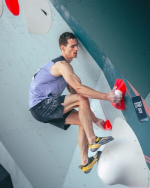 Adam Ondra Instagram - Interim 5th place after the boulder semis here in Paris 🇲🇫 👊  Thank you all for your tremendous support 🌎 See you on Wednesday✌️

Check out the interim results, the link is in BIO.

CZ: 

Průběžné 5. místo po semifinále boulderingu mužů 🇲🇫 👊 Děkuji za vaši obrovskou podporu 🌎 Vidíme se ve středu✌️

Odkaz na průběžné výsledky najdete v BIO profilu. 

Photos 📸 by @pet.phot 

#Olympics #Paris2024 #olympijskytym #climbing
@olympijskytym @horosvaz.cz @olympcsmv @ifsclimbing @olympics
