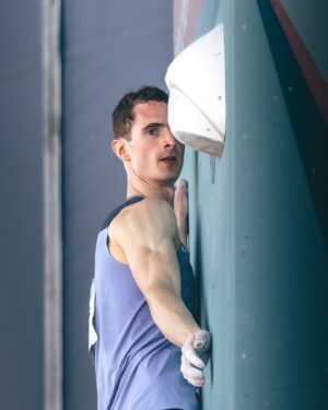 Adam Ondra Instagram - Interim 5th place after the boulder semis here in Paris 🇲🇫 👊  Thank you all for your tremendous support 🌎 See you on Wednesday✌️

Check out the interim results, the link is in BIO.

CZ: 

Průběžné 5. místo po semifinále boulderingu mužů 🇲🇫 👊 Děkuji za vaši obrovskou podporu 🌎 Vidíme se ve středu✌️

Odkaz na průběžné výsledky najdete v BIO profilu. 

Photos 📸 by @pet.phot 

#Olympics #Paris2024 #olympijskytym #climbing
@olympijskytym @horosvaz.cz @olympcsmv @ifsclimbing @olympics