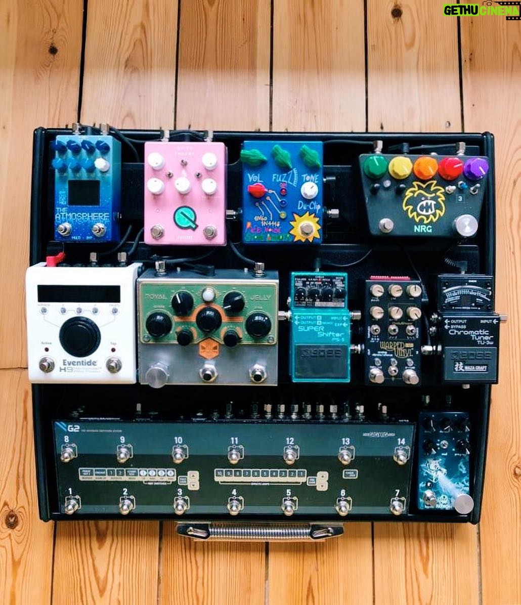 Adam Prendergast - 11.4K Likes - I realise how boring this may be to some people but this is my new pedalboard of dreams and it’s too good not to share 💁🏻♀️ @schmidt_array_pedalboards
@drscientistsounds
@quiettheory
@eventideaudio
@rednoisepedals
@beetronics
@spencersnaps
@chaseblissaudio
@walrusaudioeffects
@nrgeffects
@boss_europe
@fuzzrocious
@wrenandcuff
@jimdunlopusa
@danielthegigrig
@evidenceaudio
@voodoolabofficial