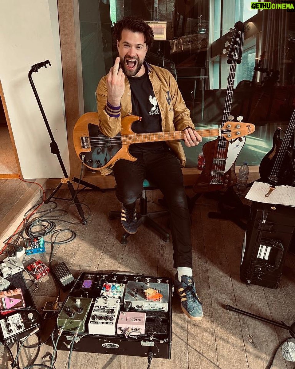 Adam Prendergast - 1K Likes - stay out of bass world 🖕🏻🤩🖕🏻 @angelicstudiouk
📸 @jamesattwoodmusic