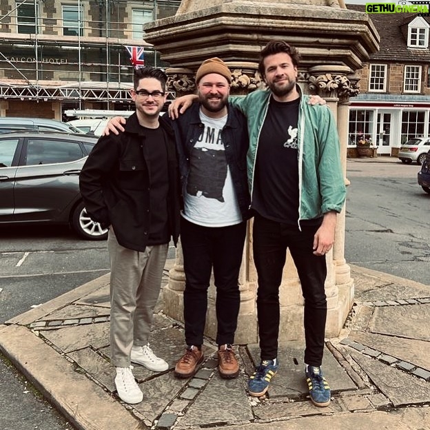 Adam Prendergast - 712 Likes - got to spend some time with my favourites this morning. ILY @joeaclegg & @sifrancis 🖤🖤
