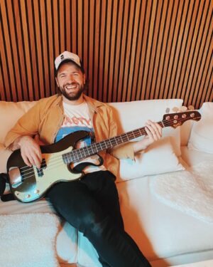 Adam Prendergast Instagram - First met Dave 20 years ago when he played guitar in my brothers band. Ive always looked up to him as an amazing musician and lovely guy. Little did I know one day that he would hand craft my dream bass. Thank you for listening to my endless ramblings about what would make  my ideal bass and leading the way with your unmatched knowledge of all that is vintage. If you love vintage instruments you will love all that is @regent7guitars. You need to see and play them to believe how incredible they are. This is just the beginning for you Dave and I’m so proud to own your first Low Tone. (swipe to see the genius at work)🖤