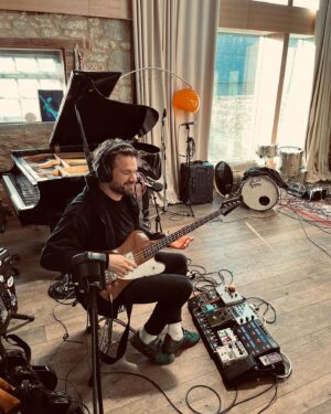 Adam Prendergast Instagram - bass bliss at Angelic studios with the gang 😍