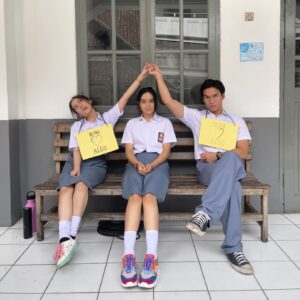 Adhisty Zara Instagram - Udah liat kisahnya Nina, Aldo & Putri di eps 1 “Mak Comblang” dari series “POTRET: Just Wanna Say I Love U” di @visionplusid ? Gimana menurut kamyuuu?