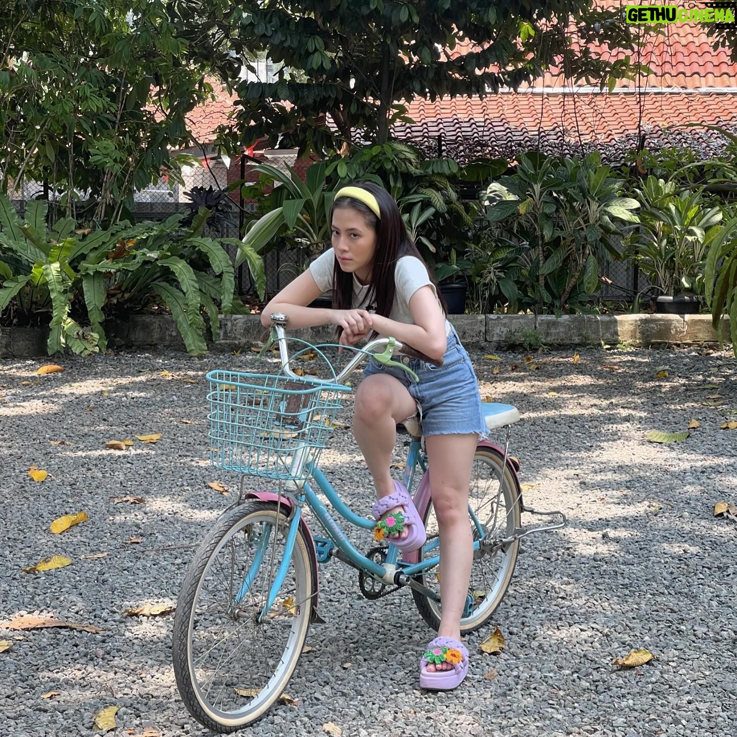 Adhisty Zara - 134.3K Likes - Udah liat kisahnya Nina, Aldo & Putri di eps 1 “Mak Comblang” dari series “POTRET: Just Wanna Say I Love U” di @visionplusid ? Gimana menurut kamyuuu?