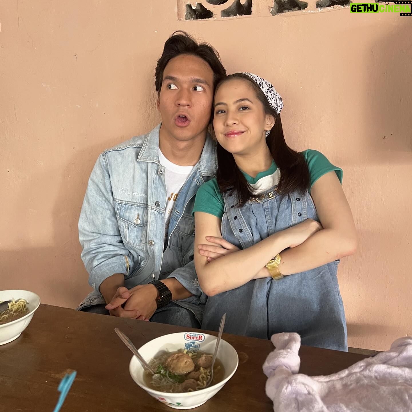 Adhisty Zara - 134.3K Likes - Udah liat kisahnya Nina, Aldo & Putri di eps 1 “Mak Comblang” dari series “POTRET: Just Wanna Say I Love U” di @visionplusid ? Gimana menurut kamyuuu?
