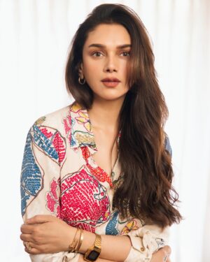 Aditi Rao Hydari Instagram - A day well spent 🤓
‘Miles to go before I sleep’

Discussing Narratives from the Media & Entertainment (M&E) Industry
on the Portrayal of Women, On and Off Screen

@sanamratansi 
@saakshakinni 
@devsphotographyofficial