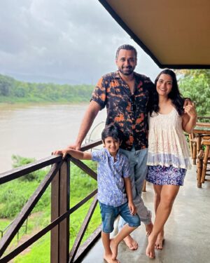 Aditi Sharma Instagram - ⭐️creating memories for a Lifetime 🧿
Never underestimate the importance of having a person in your Life who can always make you SMILE 😁
#youandme #goodtimes #countyourblessings 🌈
8/8/8🧿 gratitude 🙏