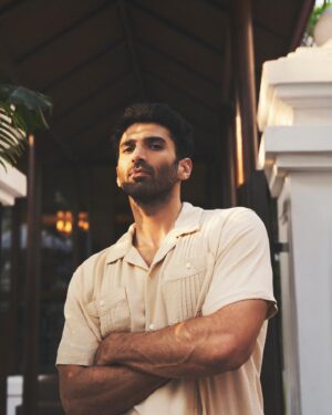 Aditya Roy Kapur Instagram - 