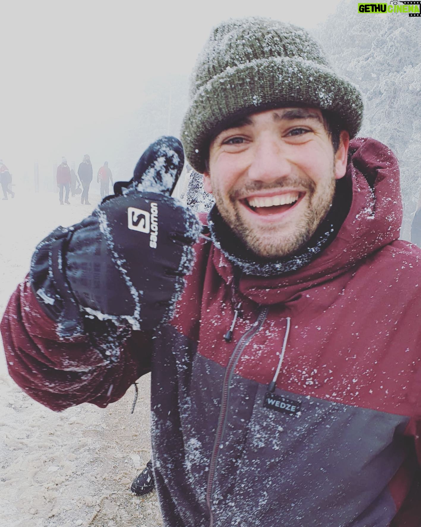 Adrián Salzedo - 1.6K Likes - Pues eso... no perdamos la sonrisa 😃
FELIZ AÑO❤️
#merrychristmas #newyear #añonuevo #navidad #christmas #2020 #friends #family #snow #nieve #2021 #smile #conzeta #salzedo
