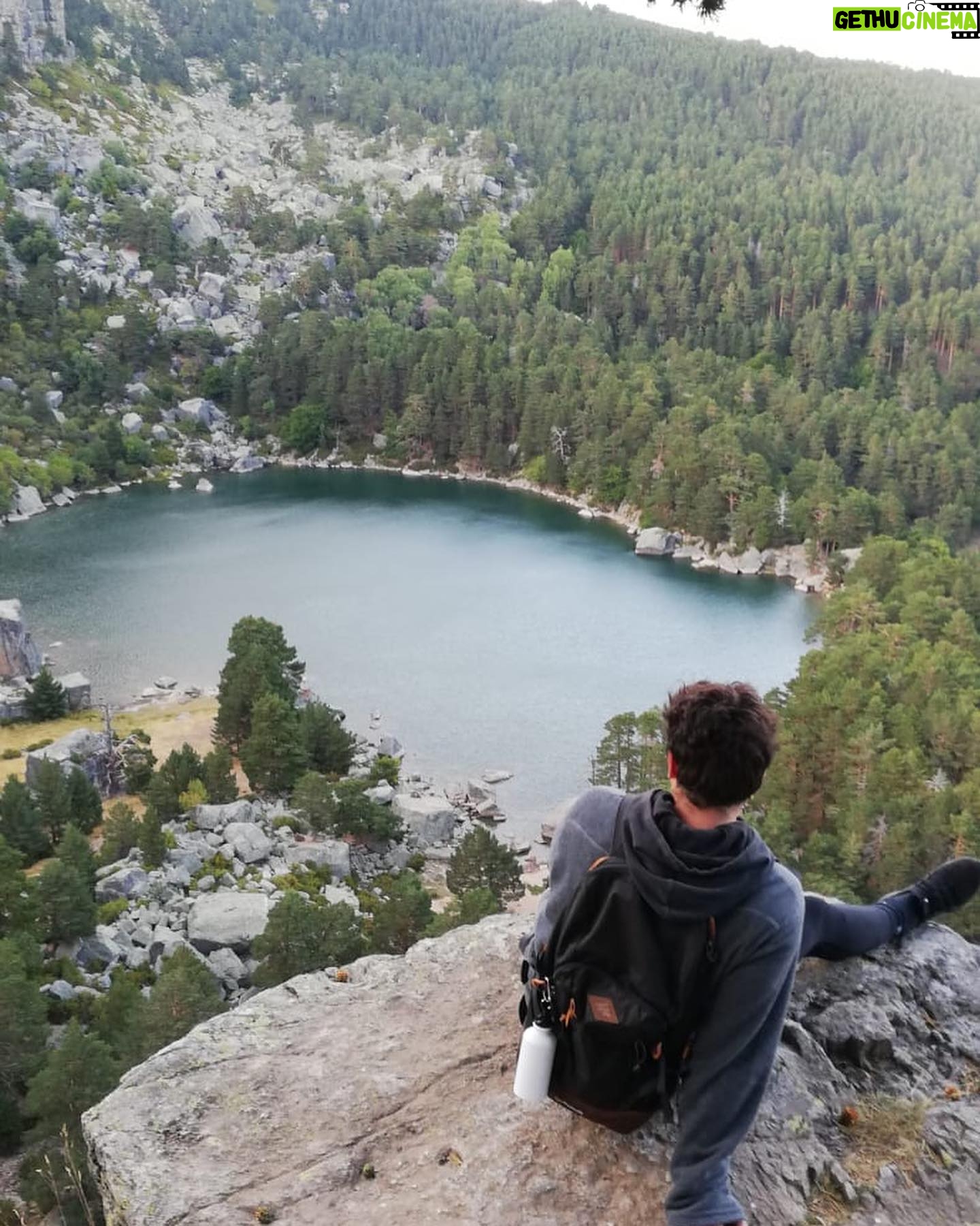 Adrián Salzedo - 1.2K Likes - Asi disfrutamos el día libre...
.
.
.
@eliagalera
@alfonsnieto
#vida #life #lagonegro #lagunanegra #wood #aire #montaña #mountain #trekking #breathing #conzeta #actor