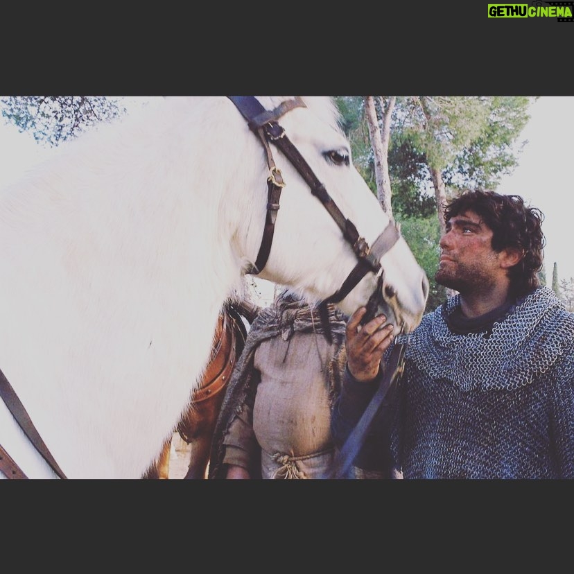 Adrián Salzedo - 1K Likes - La nobleza se define en una sola mirada.
.
.
.
.
.
#conzeta @elcid_laserie @primevideoes @zebra_producciones #horse #caballos #elcid #elcidlaserie #actor #actorlife #hipica #blood #love #friends #alvarfañez #alvar #salzedo