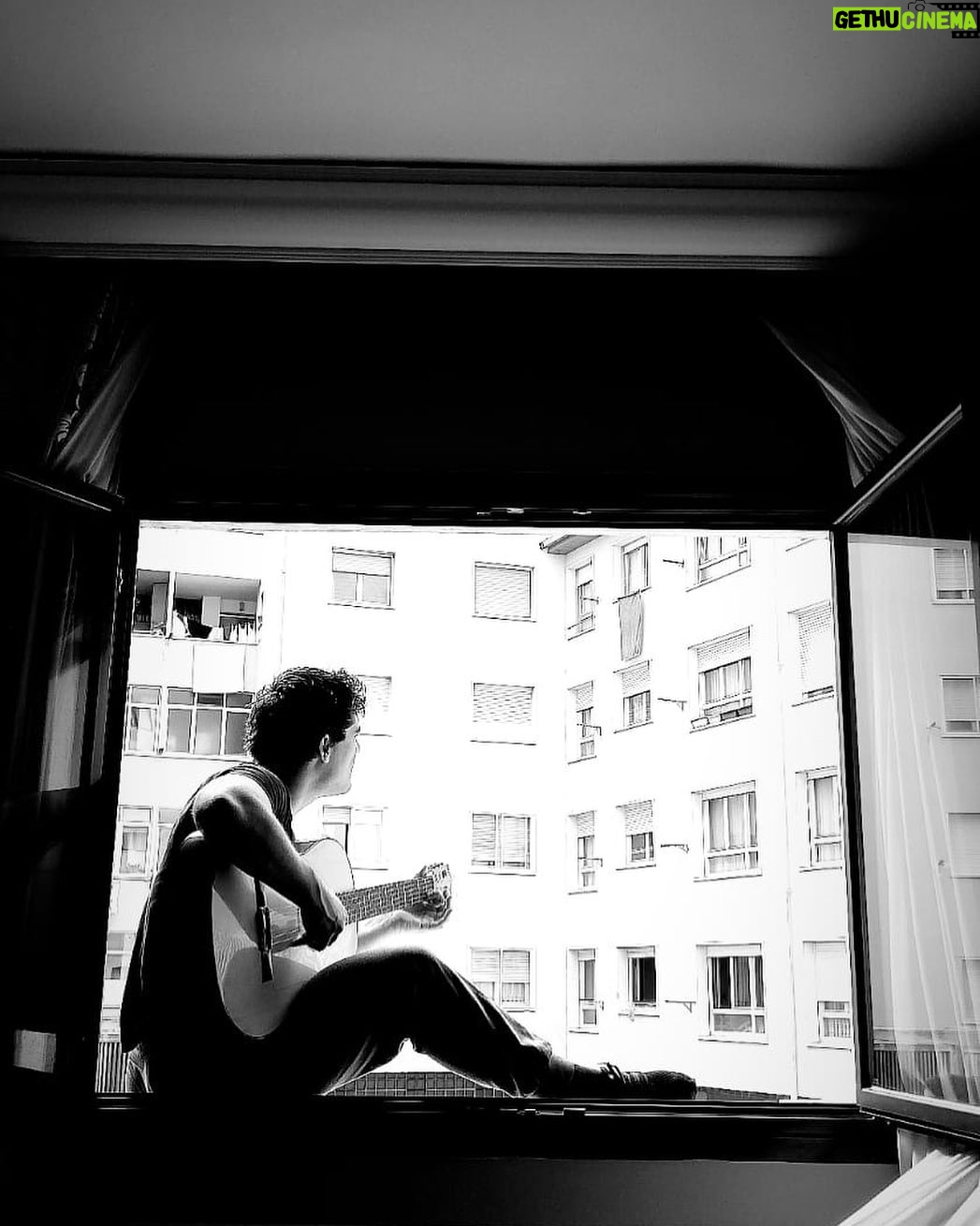 Adrián Salzedo - 1.2K Likes - waving through a window..
.
.
#conzeta #music #guitar #blackandwhite #postureo #ventana #actor #singer #life #emotions #breathe #peace #relax 📸 @Alfons nieto