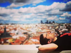 Adrián Salzedo Instagram - Si estás cansado, descansa. Pero no te rindas. Si te falta el aire... simplemente respira, inhala... llena tu cuerpo de vida  Y exhala al mundo una parte de ti. Sé generoso.
.
.
.
.
#conzeta #madrid #tejados #roofs #color #clouds #breathing #focus #life #wind