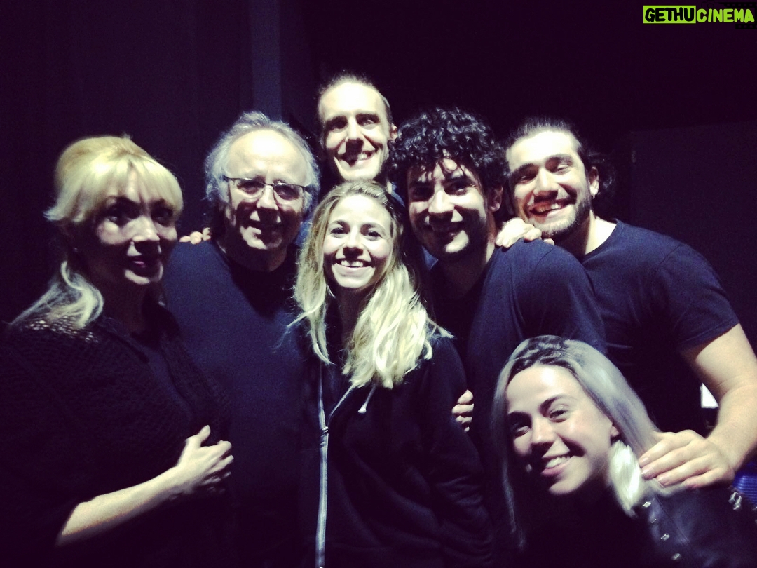 Adrián Salzedo - 2K Likes - Con el maestro J.M.Serrat! Disfrutando de su presencia rodeado de buenos amigos:) #serrat #jmserrat #mediterraneo #conzeta #teatro #teatre