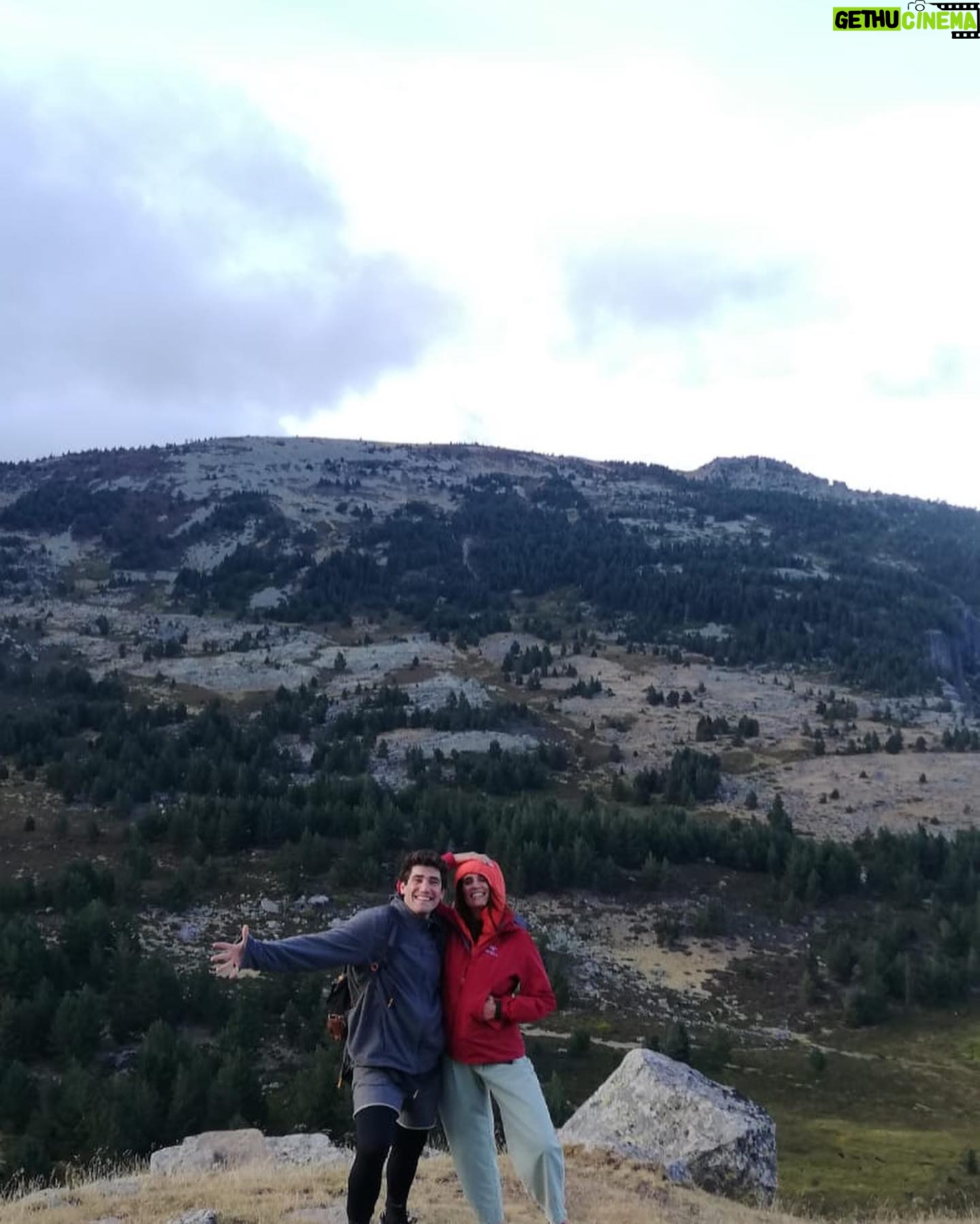 Adrián Salzedo - 1.2K Likes - Asi disfrutamos el día libre...
.
.
.
@eliagalera
@alfonsnieto
#vida #life #lagonegro #lagunanegra #wood #aire #montaña #mountain #trekking #breathing #conzeta #actor