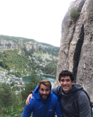 Adrián Salzedo Instagram - Asi disfrutamos el día libre...
.
.
.
@eliagalera 
@alfonsnieto 
#vida #life #lagonegro #lagunanegra #wood #aire #montaña #mountain #trekking #breathing #conzeta #actor
