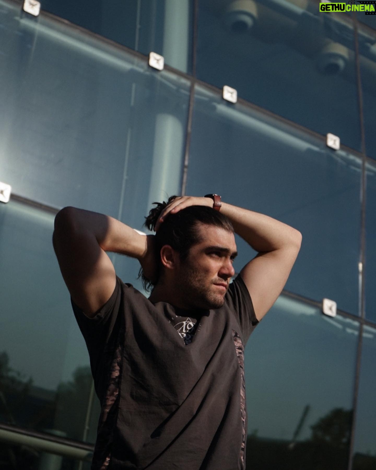Adrián Salzedo - 1.2K Likes - I'm gonna take a deep breath
Gonna hold my head up
Gonna put my shoulders back
And look you straight in the eye.
📷 @pascuallaborda
#sunnyday #pose #sun #colors #window #picoftheday #picture #conzeta #lights #breathing