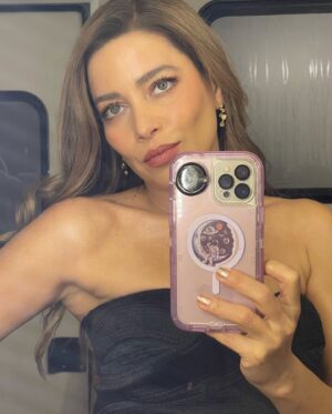Adriana Fonseca Instagram - Semana llena de contrastes: trabajo, familia y aventuras en la vibrante CDMX. 
______
 Desde las reuniones matutinas hasta las cenas familiares, cada día trae algo nuevo. Aprovechando cada momento con los que más quiero y explorando rincones de la ciudad que nunca dejan de sorprenderme. 

A week full of contrasts: work, family, and adventures in vibrant CDMX. 🌆 From morning meetings to family dinners, each day brings something new. Cherishing every moment with my loved ones and exploring corners of the city that never cease to amaze me. 
.
.
#BalancedLife #CDMXVibes #SpecialMoments #lifestyle #cute