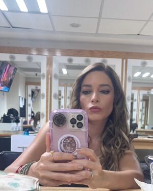 Adriana Fonseca Instagram - Semana llena de contrastes: trabajo, familia y aventuras en la vibrante CDMX. 
______
 Desde las reuniones matutinas hasta las cenas familiares, cada día trae algo nuevo. Aprovechando cada momento con los que más quiero y explorando rincones de la ciudad que nunca dejan de sorprenderme. 

A week full of contrasts: work, family, and adventures in vibrant CDMX. 🌆 From morning meetings to family dinners, each day brings something new. Cherishing every moment with my loved ones and exploring corners of the city that never cease to amaze me. 
.
.
#BalancedLife #CDMXVibes #SpecialMoments #lifestyle #cute