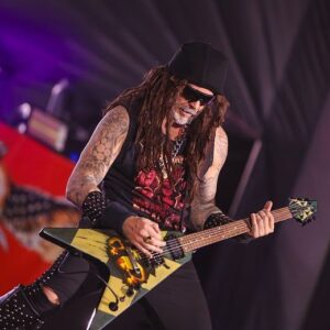 Adriano Pereira Instagram - Esse foi o @capitalmotoweek! Um pequeno festival que movimenta mais de 700 mil pessoas em sua duração, e que o MASSACRATION teve a humildade de comparecer, trazendo o primeiro show da turnê do novo disco “Metal Is My Life”, como um gesto de solidariedade ao povo brasileiro. Também gravamos um DVD ao vivo, com as músicas clássicas e inéditas da banda, que em breve estará disponível para adquirir em nosso site e também nas banquinhas de jornal em Metal Land. Fiquem ligados!

📷: pccavera