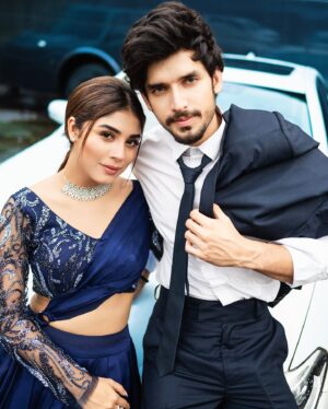 Adrija Addy Roy Instagram - Turning your feed Blue & White 🫶

#PalVeer #Palki #Rajveer #love #kundalibhagya #ParasKalnawat #AdrijaRoy #KB .