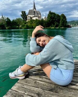 Afra Saraçoğlu Instagram - I did the greatest favor to my soul, body and mental health by coming here…💙🧿