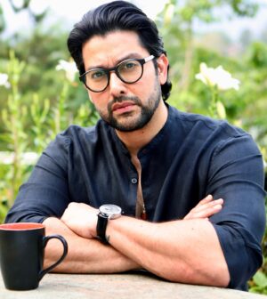 Aftab Shivdasani Instagram - On this special day, as I turn a year older, the only gift i ask for is your love and blessings. 
Thank you for all the love over the years. I’m very grateful and blessed to be working on this birthday on a very special film that means a lot to me. 
Love and gratitude. 🙏🏼❤️🎥✨
#kasoor