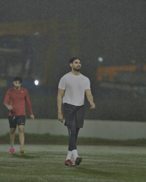 Ahan Shetty Instagram - Great game against @pericoherraiz and his team. They’ve come all the way from Spain to teach underprivileged children how to play football and help enhance their skills and love for the game. Thank you for doing what you do. Glad to have met such amazing people ❤️ @cooperacion_internacional_ong