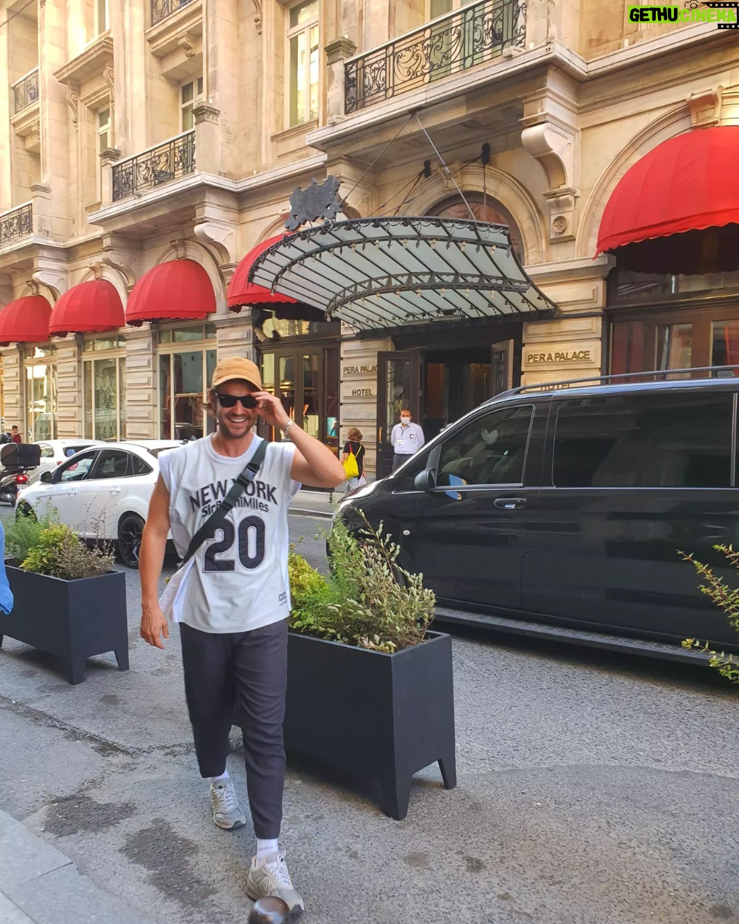 Ahmet Kayakesen - 5.9K Likes - taksi!
- yolcu .
Günlük senfoni
İnsan ÅaÅırmıyor artık, hiƧbir Åeye
ne hoÅ
#istanbuldayaÅamak