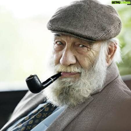 Ahmet Yenilmez - 768 Likes - Tiyatromuz ve sinemamızın abide şahsiyetlerinden bir dönem beraber görev yaptığım #YılmazGruda Hocamız vefat etti.
Allah rahmet eylesin .