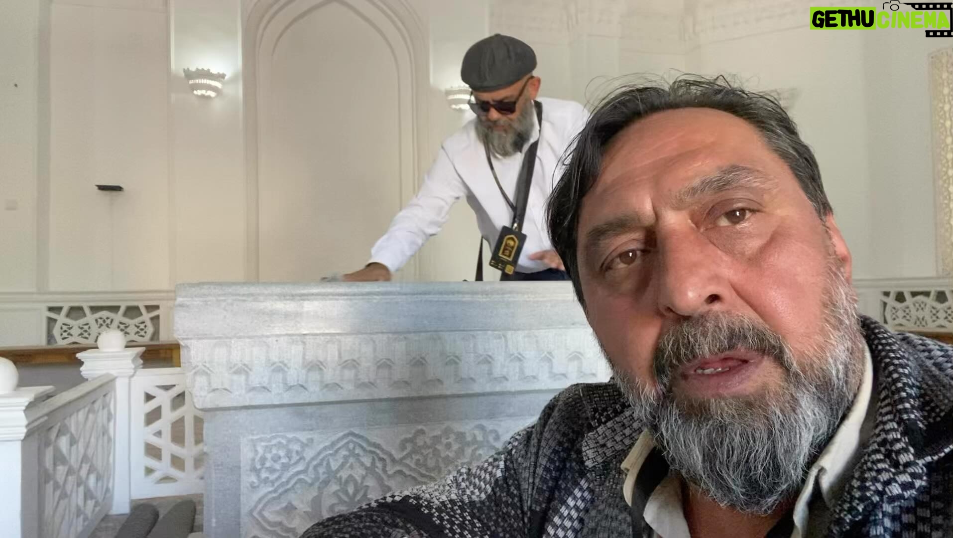 Ahmet Yenilmez - 3.4K Likes - Mâtürîdî ya da tam adıyla Ebû Mansûr Muhammed bin Muhammed bin Mahmûd el-Mâtürîdî es-Semerkandî huzurundayım.
Selamınızı ilettim.
“Merhametsiz kişiden dost edilme “ sözü kulağıma küpedir ..