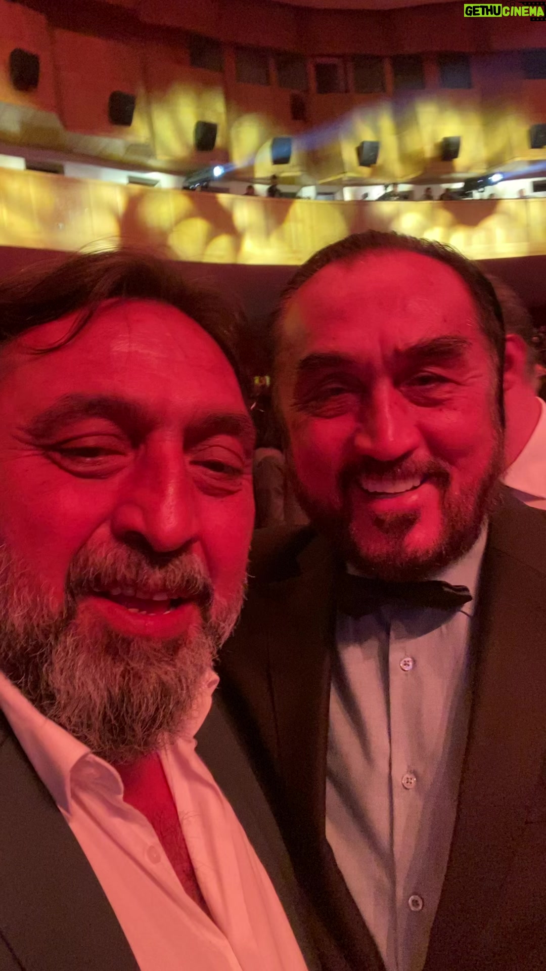 Ahmet Yenilmez - 1K Likes - Kuruluş Osman dizimizde beni seslendiren aktör kardeşimle tanış olduk.