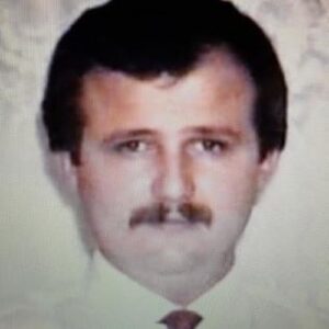 Ahmet Yenilmez Instagram - Kimselern olmadığı , sahneye çıkaracak sanatçı bulamadığımız 80’li yıllarda Seni “Kahramanlık türküleriyle huzurlarınızda Grup Hasret Çağrı ve Faruk Karaca “ diye anons ederdim.
Sahne arkadaşım , ağabeyim, gönüldaşım Faruk Karaca ağabeyin vefat haberini aldım üreğime köz düştü! 
Mekanın cennet olsun .
Fatiha …