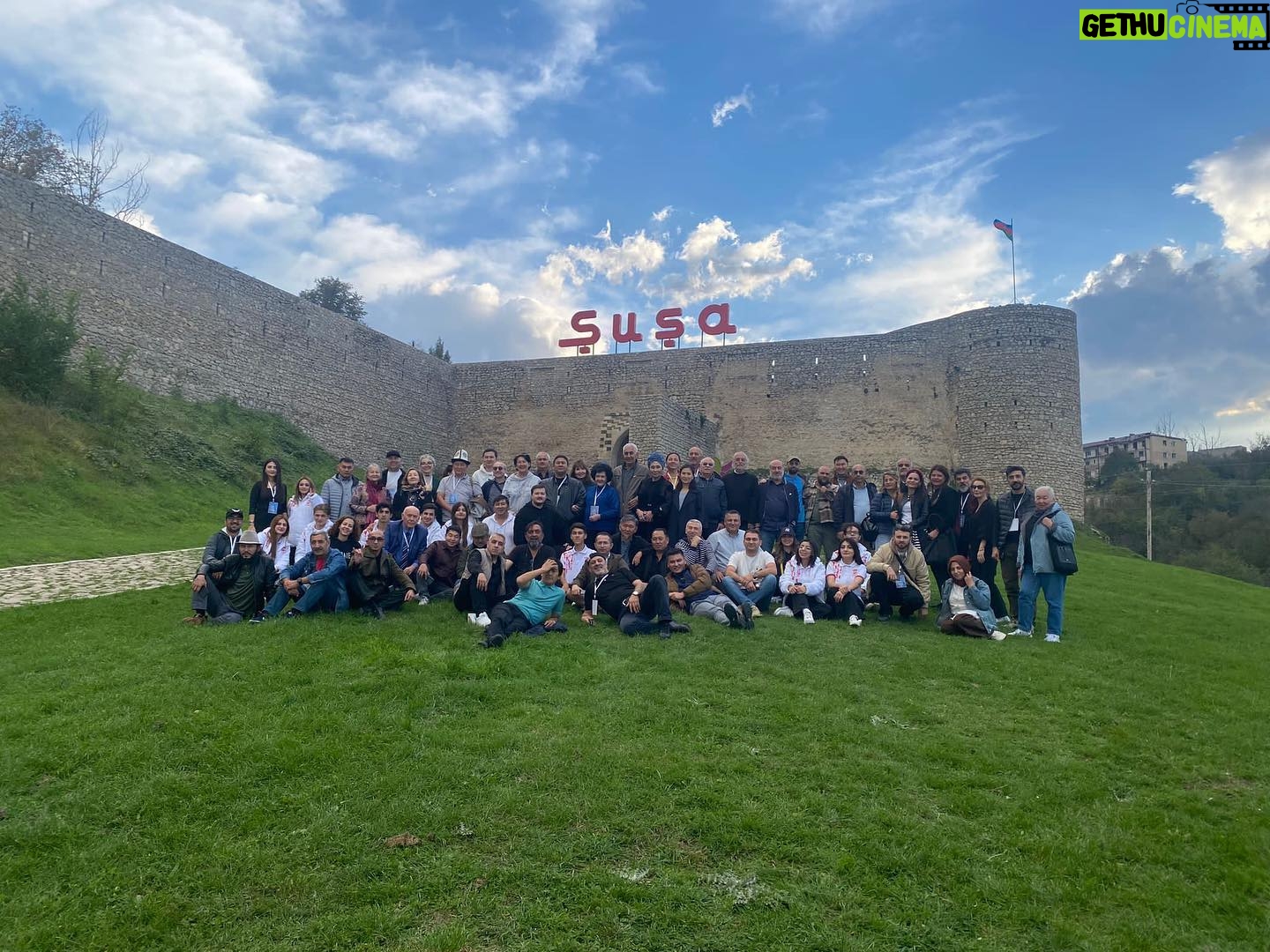 Ahmet Yenilmez - 457 Likes - 3. #Korkutatafilmfestivali ‘ne Turan coğrafyasından gelen sanatçı kardeşlerimizle Türk Dünyası Kültür Başkenti Şuşa gezimiz bitti.
Seneye (2024) Türkmenistan Anev şehrinde buluşmak üzere sözleştik . 🇦🇿