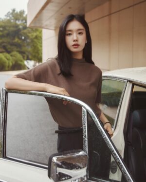 Ahn Eun-jin Instagram - 가을준비는 @celebshop.edition 🤎

@with.hyunkyoung 
@iljung_lee 
@b_joeun 

📷 @gowontae