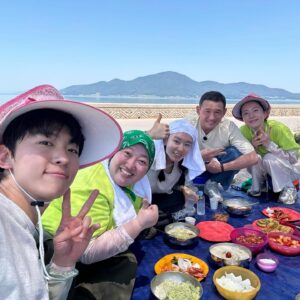 Ahn Eun-jin Instagram - .
tvN 언니네 산지직송🌟
매주 목요일 8시 40분
첫만남 부터 남해까지,,,🥰