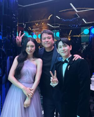Ahn Eun-jin Instagram - 청룡 시리즈어워즈에서 만난 사람들📸

예쁜 사진 감사합니다🌸