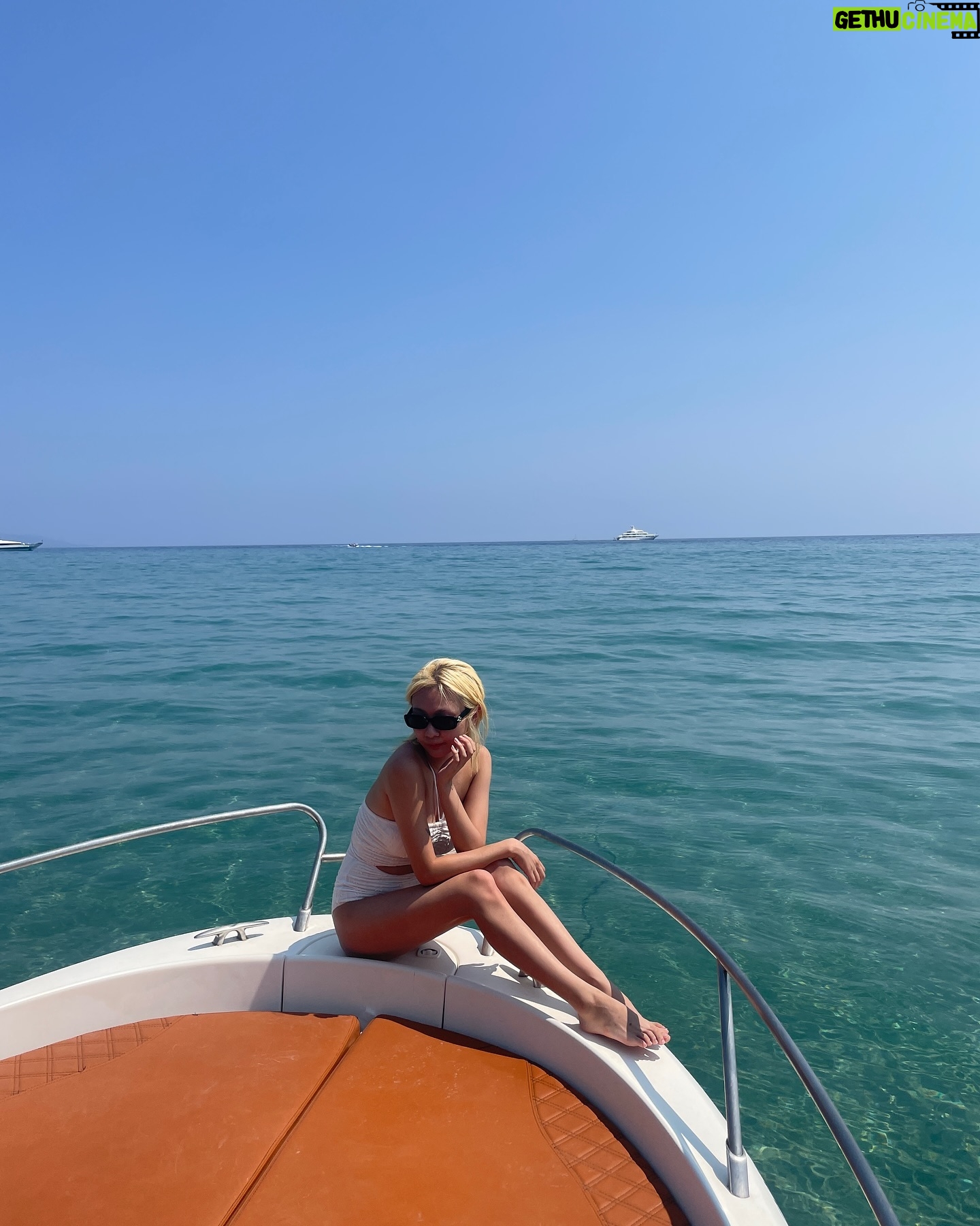 Ahn Ji-young - 18.5K Likes - 🚤🩵