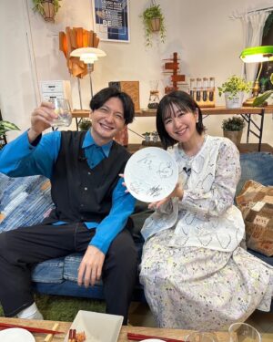 Ai Kayano Instagram - ゲストさん祭りのかやのみは如何でしたか？
私はね… 
楽しかった！！！！
またみんなで呑みたいね🍶🍷😋（茅）

ワンピース、ベスト
@haupia.official 
アクセサリー
@osewaya_official