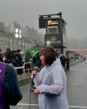 Aika Sawaguchi Instagram - SF Rd.3 スポーツランドSUGO Abemaの現地リポートで参戦させていただきました！
初生観戦ということで、すべてが新鮮で、楽しくて、あっという間の2日間でした。
決勝は残念な結果になってしまいましたが、選手の安全がいちばん大切ですし、何よりも、マシンが動いているのを間近で観られたことが1番嬉しかったです！
来月は富士スピードウェイ、どんなレースになるんだろう！