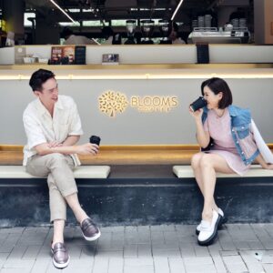 Aimee Chan Instagram - Just #chillin with my favorite person. 💕 

。。。。。。。。。。。。。。。。。。。。。。。。

#ootd @majeparis

📸  Photo by @dangraphy_
🌟  Styled by @wwchezw
💄  Makeup by @zoefan
👩‍🦱 Hair Styled by @manho_li
🌍  Location at Blooms, Central Market. 
 
Special thanks for @kaka04150415 for braving the heat and rain that day. 🥂

#cafe @coffeetime #coffeelover #chill #ootdhk #chanchanfamily @moses_chan_